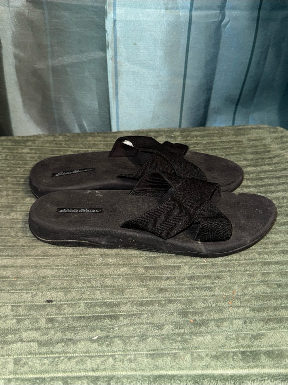 Eddie Bauer Women's Black Cross-Strap Slide Sandals